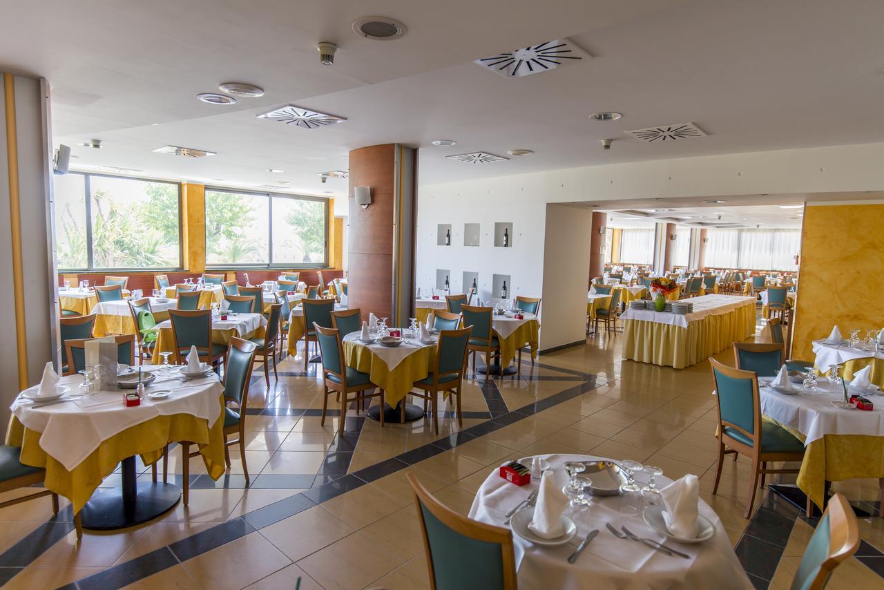 Hotel Atlas Alba Adriatica Exterior foto